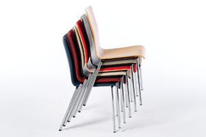 Gestapelt nehmen die Alaska wenig Platz ein Gestapelt nehmen die Alaska wenig Platz ein